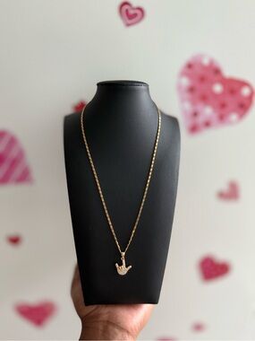 Gold Hamsa Pendant Necklace - Elegant Women’s Jewelry